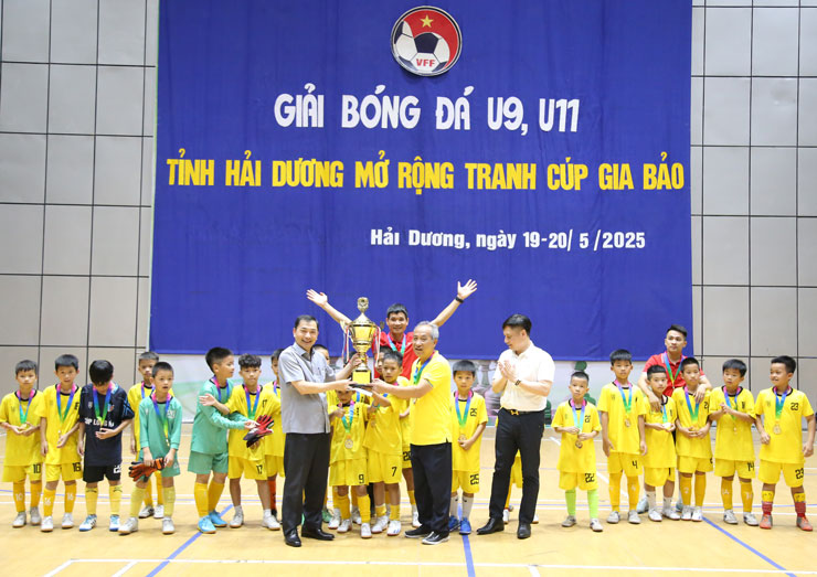 BMbongdaU92025-1.jpg