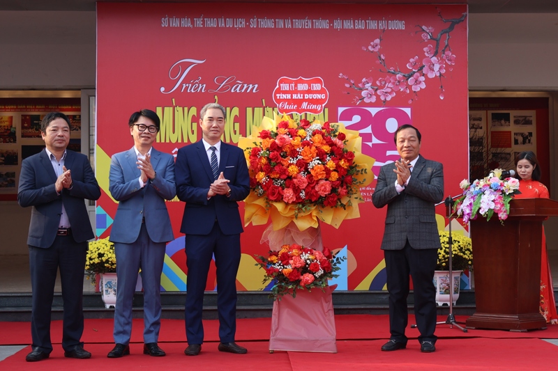 TrienlammungDangmungXuan2025-1.jpg