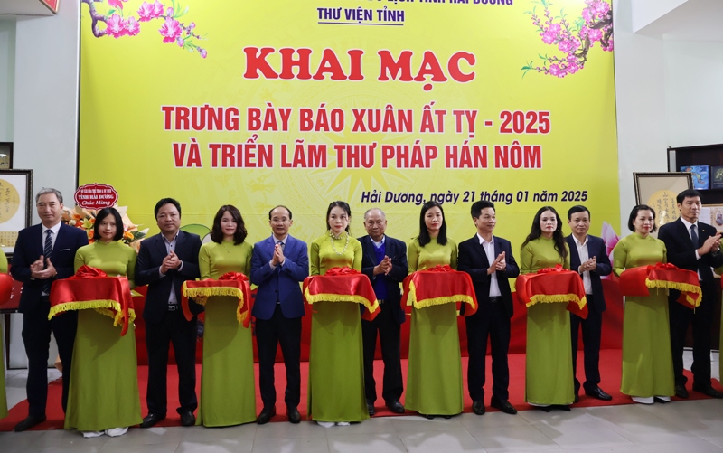 TrienlamHanNom2025-1.jpg