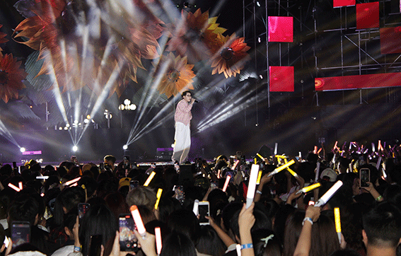 Concert26042025-2.gif