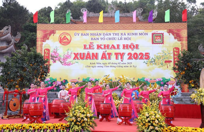 KMkhaihoiXuan2025-10.jpg