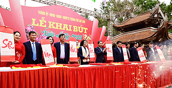 KhaibutChuVanAn2025-2.gif
